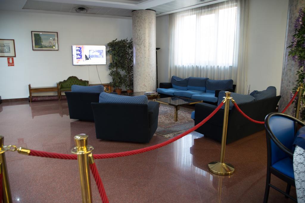 Hotel Santa Maura Roma Exterior foto